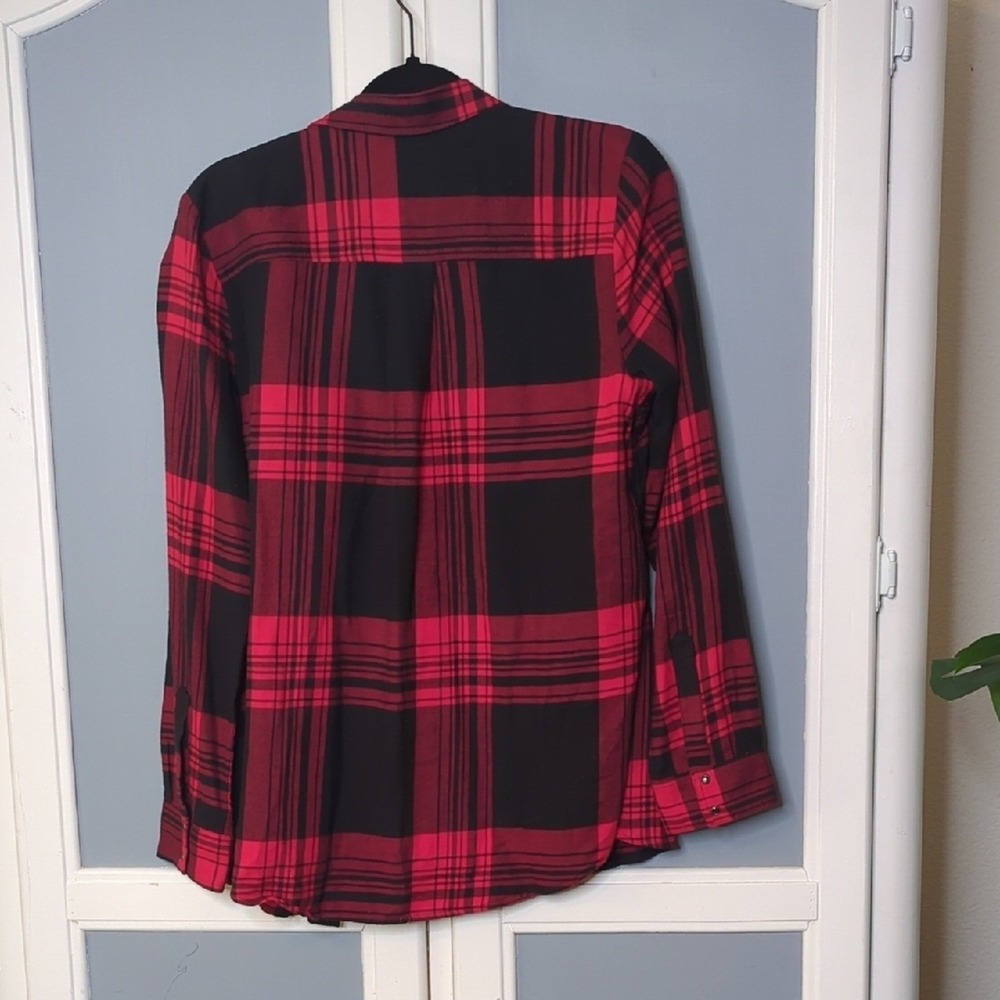 Express Women's Black and Red Plaid Button-Down Shirt Small - Picture 7 of 7
